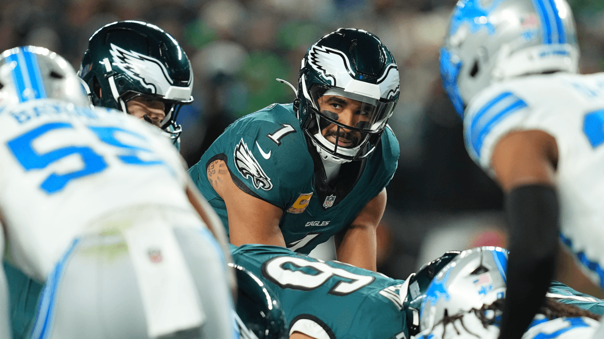 NFL Tush Push Survives Ban Attempts, Remains Game Changer